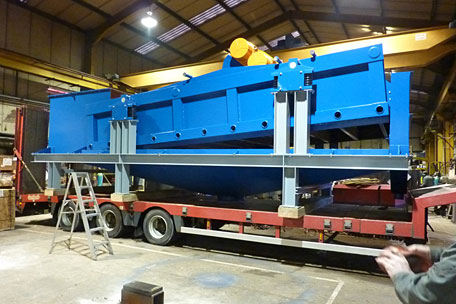 8 x 20 Vibratory Screen